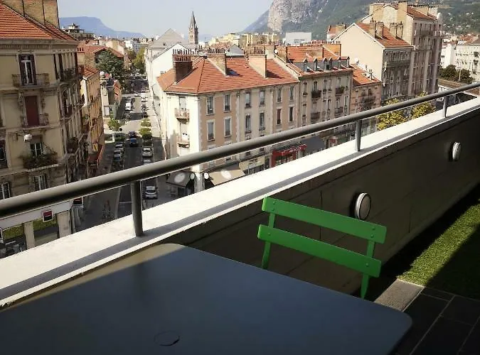 Апартаменти Le Balcon De L'aigle